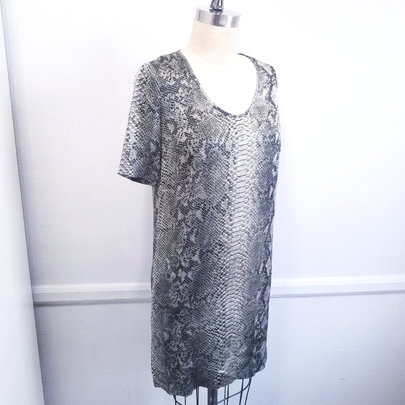Stella McCartney | 100% Silk Snakeskin Printed Shift Dress 6 - Picture 3 of 7